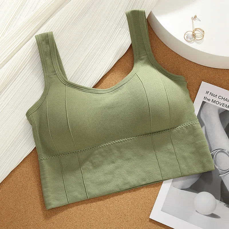 Breathable seamless sports bra with push-up support for women – shockproof crop top for yoga and gym workouts