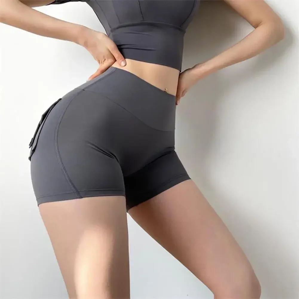 Women’s peach butt cargo yoga pants with air-dry pockets – breathable three-quarter fitness shorts