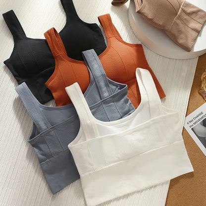 Breathable seamless sports bra with push-up support for women – shockproof crop top for yoga and gym workouts