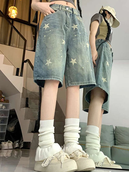 High-waisted retro wide-leg denim shorts for women in washed blue, loose knee-length Y2K streetwear style