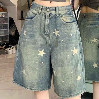High-waisted retro wide-leg denim shorts for women in washed blue, loose knee-length Y2K streetwear style