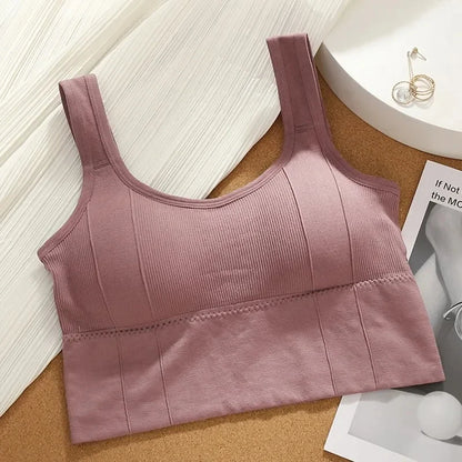 Breathable seamless sports bra with push-up support for women – shockproof crop top for yoga and gym workouts